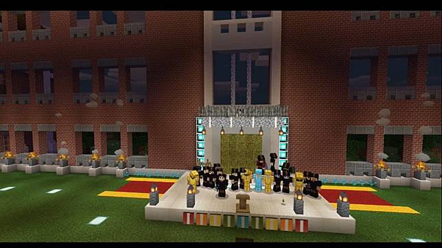 南大數位學習科技學系畢業生把學校百年紅樓建構在線上畢業典禮。    （記者施春瑛翻攝）
