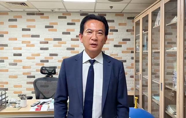 隨著大罷免行動邁入第三階段投票，政壇氣氛升溫。總統賴清德的子弟兵、民進黨立委林俊憲 6 月 8 日公開表示，民進黨應視這場罷免選戰為「未來執政最關鍵的一場戰役」，全黨必須全面投入，並強調「既然進行割喉戰，割喉就要割到斷」。 圖：翻攝自林俊憲提供影片