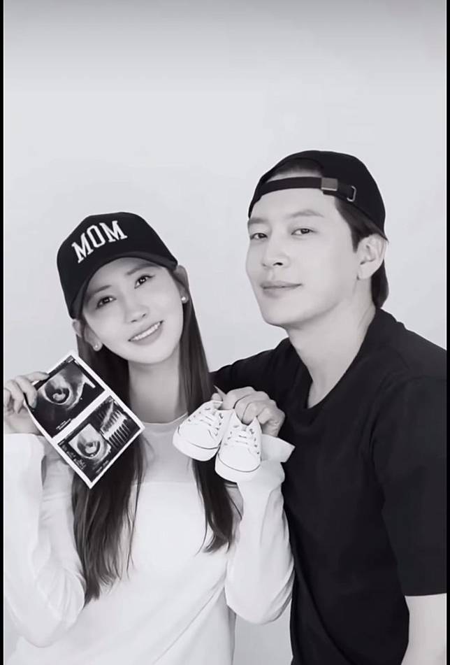 李多海（左）與SE7EN先前公開懷孕的好消息。翻攝IG@leedahey4eva