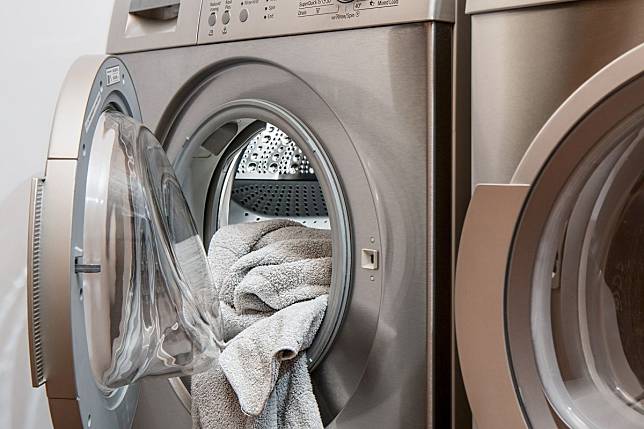 ▲一名女網友發文抱怨，表示上網買了神奇洗衣球，想要防止洗衣服纏繞的狀況，豈料根本沒效果。（示意圖／取自《pixabay》）