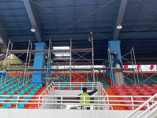 台東縣府將進行體育場館整修工程，縣立體育場跑道將持續開放民眾使用。（記者鄭錦晴攝）