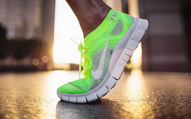 知名運動品牌Nike近幾年積極將旗下產品結合科技，推出「聲控綁鞋帶」球鞋等多項創新產品。   圖：翻攝自Nike／Facebook