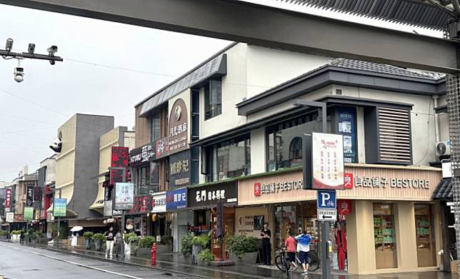 日本駐上海總領事館透露，4月在蘇州一條有多間日本料理店的街上，一名日本男子被疑似中國男子刺中，頸部受輕傷。