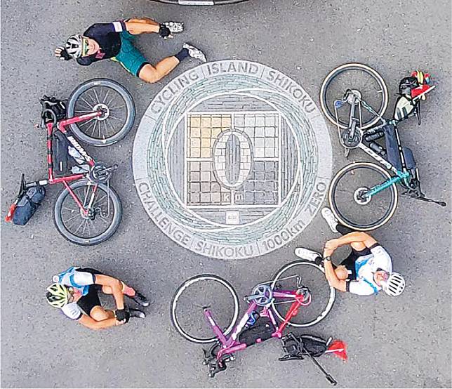 官方推薦起點&ndash;「四國一周cycling」官方推薦路線起點為松山市愛媛縣廳前，地上設有0km的圖標，若追求儀式感的話可從這裏出發。圖上為Ocean。（受訪者提供）