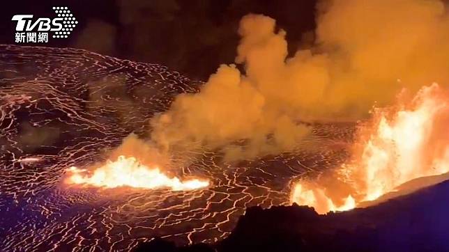 美國夏威夷的「基拉韋亞火山」本周再度噴發。（圖／達志影像美聯社）