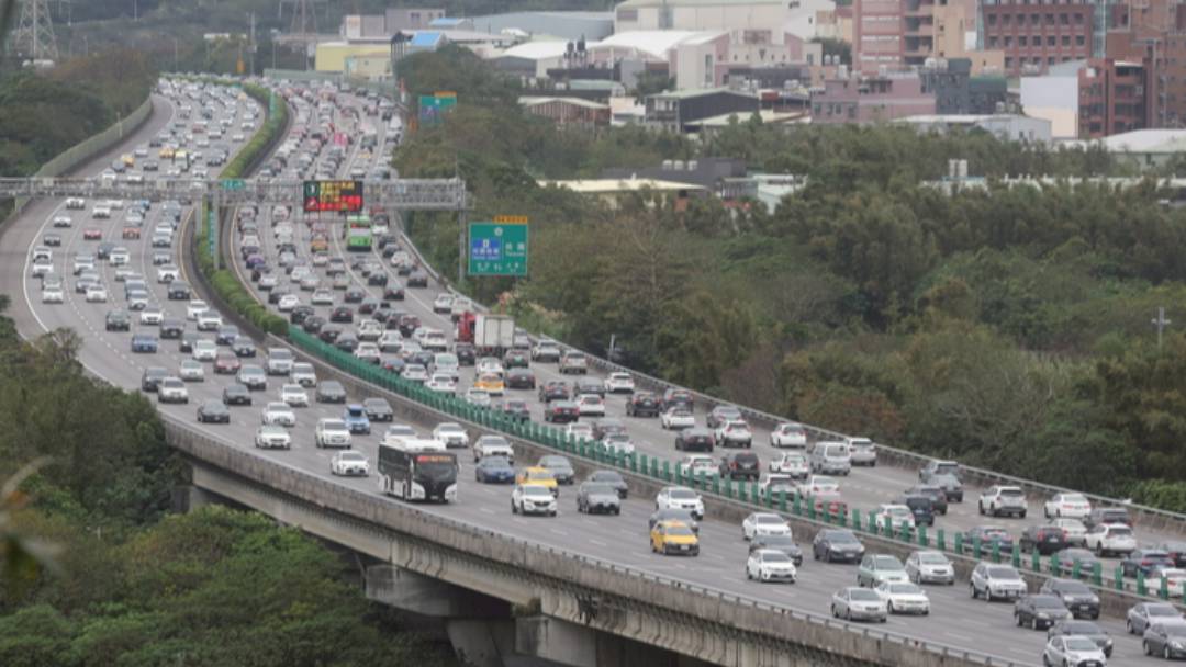 [閒聊] 如果掛假車牌變成一種風氣???