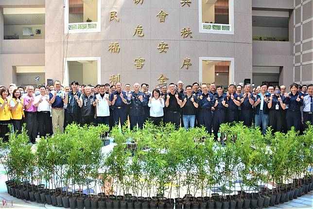 歡慶警察節　嘉市警局啟用互動式情境模擬訓練靶場