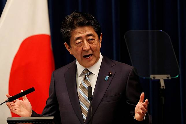 日本在首相安倍晉三的執政下，防衛預算年年成長。（湯森路透）