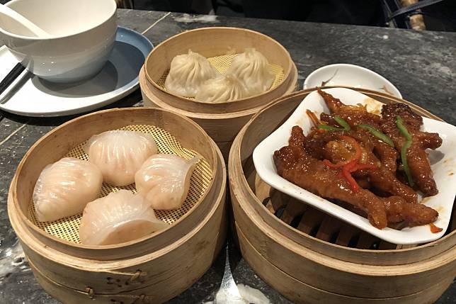 Jin Cheng in South Horizons serves up classic dim sum like steamed shrimp dumplings, steamed pork dumplings and steamed chicken feet in black bean sauce at a price point that won’t break the bank. Photo: Gigi Choy