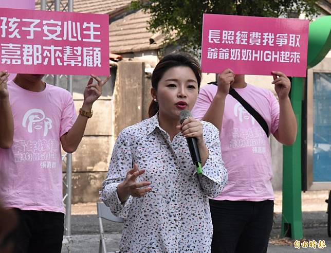 國民黨雲林立委第一選區海線參選人張嘉郡明天一早前往雲林縣選委員會登記。(記者黃淑莉攝)