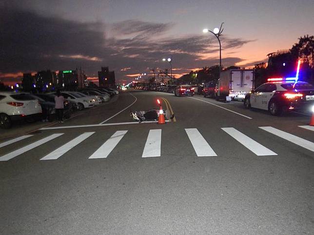 31歲蘇姓男子民國114年1月間在台中市南區開車先擦撞路旁停放車輛，又撞上機車導致2人受傷後選擇棄車逃逸，警方到場發現肇事車無牌照，循線追人，將蘇男成功逮捕送辦。（翻攝照片）中央社記者蘇木春傳真 114年3月6日