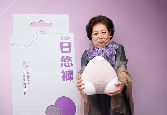 85歲陳淑芳不怕脫！每年開4次國小同學會　送漏尿褲當伴手禮