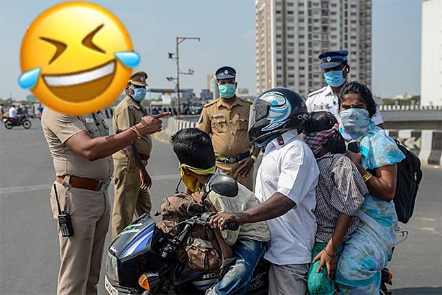 ▲印度警戴「冠狀病毒盔」籲防疫，誇張模樣笑翻網。（圖／翻攝自外媒）