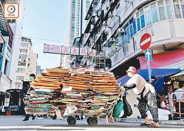 本港貧窮問題嚴重。