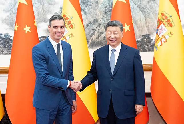 Chinese President Xi Jinping meets with Spanish Prime Minister Pedro Sanchez, who is on an official visit to China, at the Diaoyutai State Guesthouse in Beijing, capital of China, Sept. 9, 2024. (Xinhua/Huang Jingwen)