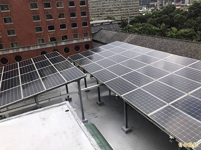 兩年前媒體報導，立法院鎮江會館頂樓使用的太陽能逆變器是中國華為製造。(資料照)