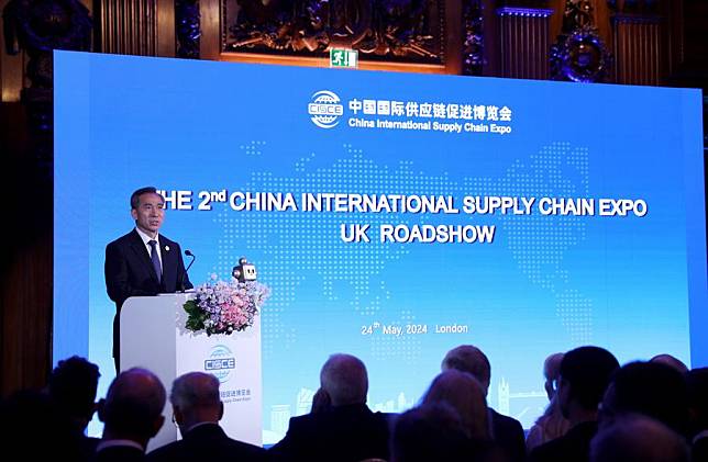 Ren Hongbin, chairman of China Council for the Promotion of International Trade, speaks at a roadshow of the second China International Supply Chain Expo (CISCE) in London, Britain, May 24, 2024. (Xinhua/Li Ying)