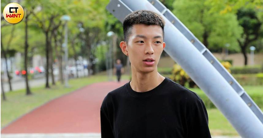 L’entraîneur, c’est en fait lui. 2/L’équipe de New Taipei doit compter sur elle-même pour trouver la nourriture, l’hébergement et le transport pour la compétition. Les joueurs soupirent : on a l’impression d’être libérés | CTWANT | LIGNE AUJOURD’HUI