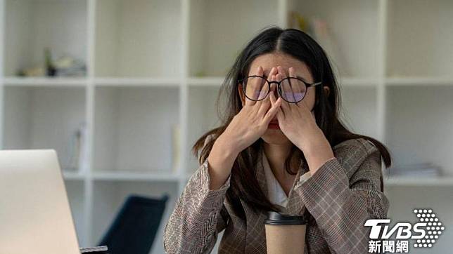 有名女網友嘆自己被男友家長批沒出息。（示意圖／shutterstock達志影像）