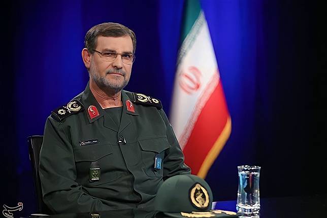伊朗革命衛隊海軍司令湯西里(Alireza Tangsiri)20日表示，伊朗將對於任何從一艘被扣押油輪上卸載伊朗石油的石油公司施加報復。(圖:推特@fresh_sadegh)