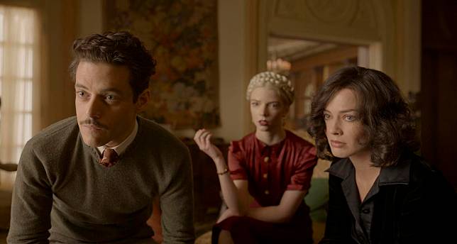雷米馬利克（左起）、安雅泰勒喬伊、瑪格羅比一起在《阿姆斯特丹》嘗試解開驚天陰謀。（20世紀影業提供）