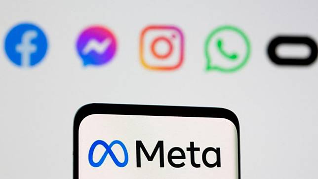 META與旗下通訊軟體Messenger（左二）台灣時間31日晚間故障，海外也傳災情。路透社