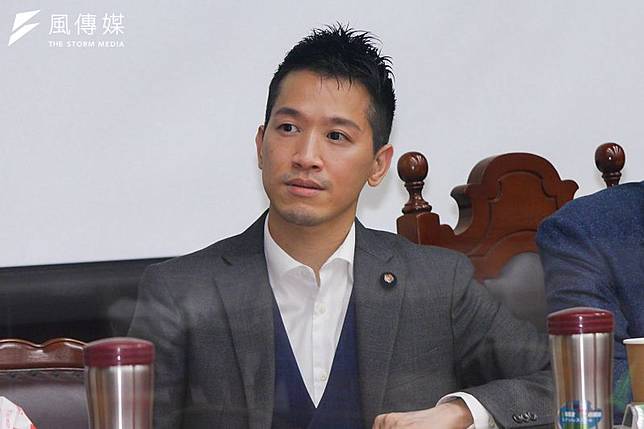 總統府副秘書長何志偉喊話，盼儘快協助解凍預算，更直言「阿兵哥再2個星期就會沒有飯吃了」。（資料照，蔡親傑攝）