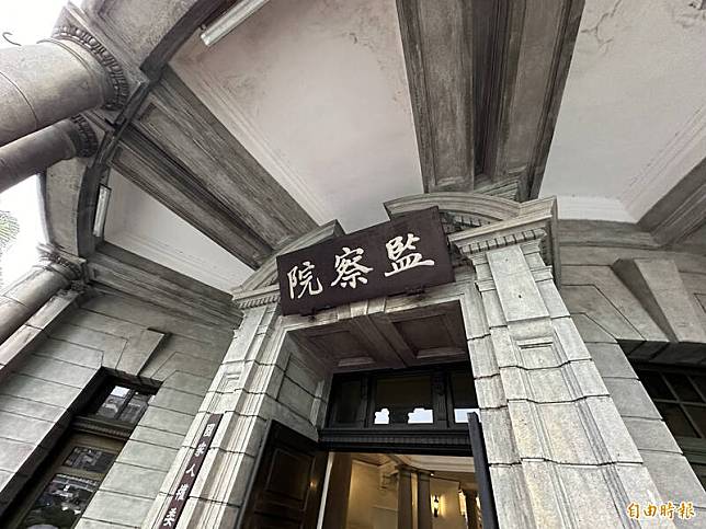 監察院今(7)日公布最新一期廉政專刊，揭露台中、台南與高雄市府公職人員財產申報。(記者林哲遠攝)