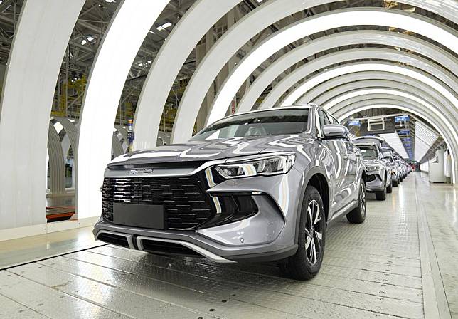 This photo taken on April 24, 2024 shows a new energy vehicle (NEV) assembly line of BYD, China's leading NEV manufacturer, at the plant of BYD in Zhengzhou, central China's Henan Province. (Xinhua/Li Jianan)