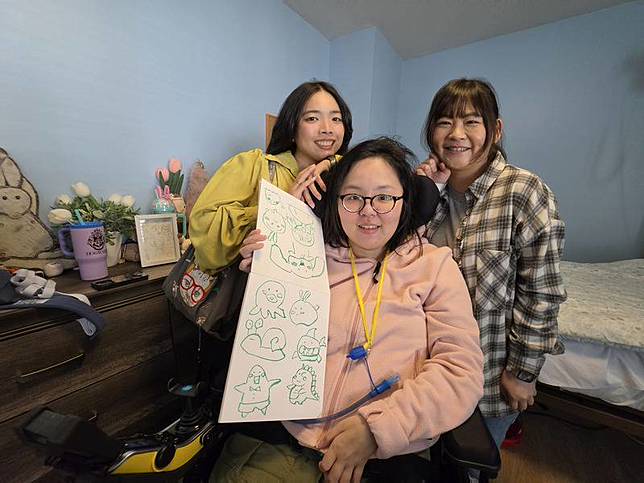 王丰在加拿大最親密的兩位朋友－嚴啟仁（左）和林 芮嘉（右）看到王丰從死到生，說過去這一年真的是 充滿眼淚和歡笑。 中央社記者程愛芬溫哥華攝　115年4月26日