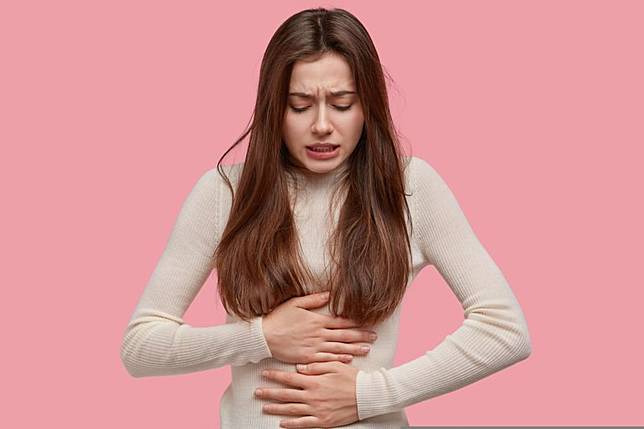 不少女性生理期會出現腹痛、腰痠背痛、頭痛、食欲驟減等；示意圖。（Pixabay／Image by Saranya7）
