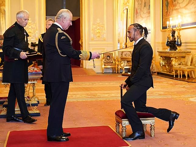 「賓士車隊 7 冠車王」Lewis Hamilton 被授與爵士。圖片來源：<a href=