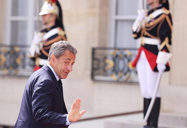 Former French President Nicolas Sarkozy arrives at the Elysee Palace to attend the investiture ceremony of Emmanuel Macron as French President in Paris, France, May 7, 2022. (Xinhua/Gao Jing)