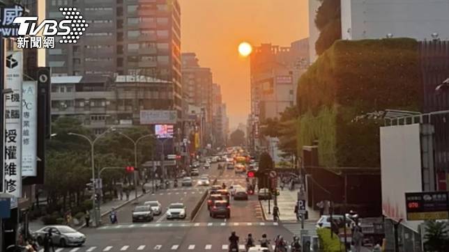 台中從17日起連續3天出現懸日美景。（圖／警方提供）