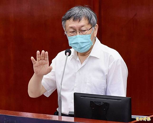 台北市長柯文哲30日出席市政總質詢，面對市議員耿葳質詢指三貓計畫「全死當」，他認為「還有救」。(記者塗建榮攝)