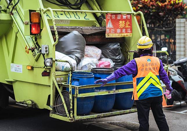 中秋節3天連假，台南市環保局將正常收運垃圾及資源回收物。（環保局提供）