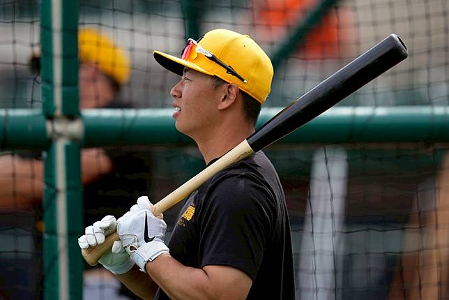 春訓打擊率超過3成5還是擠不進開季名單！海盜將鄭宗哲下放3A 大聯盟春訓台將僅剩李灝宇