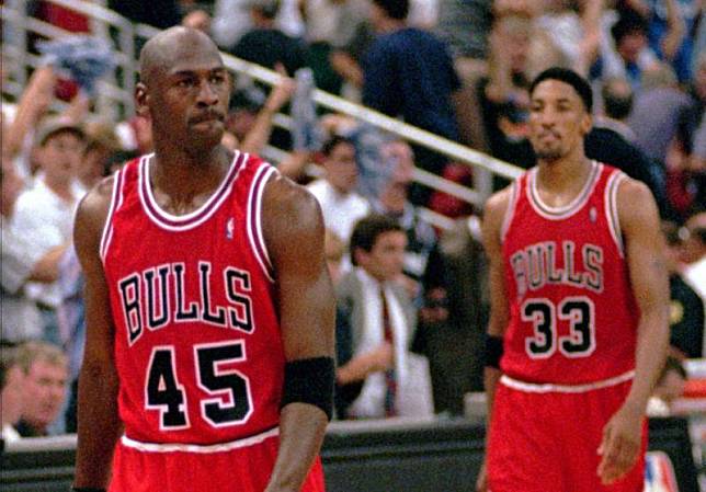 公牛傳奇Michael Jordan曾改穿45號球衣。（圖／美聯社／達志影像）