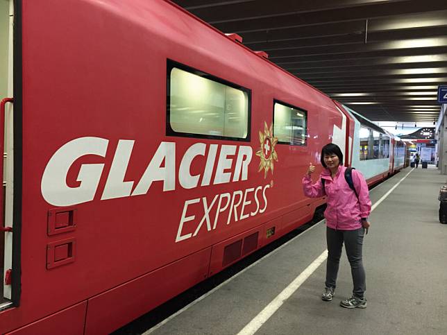 瑞士，策馬特火車站，冰河列車。