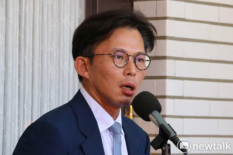 [討論] 黃國昌說王鴻薇受到民進黨國家機器追殺