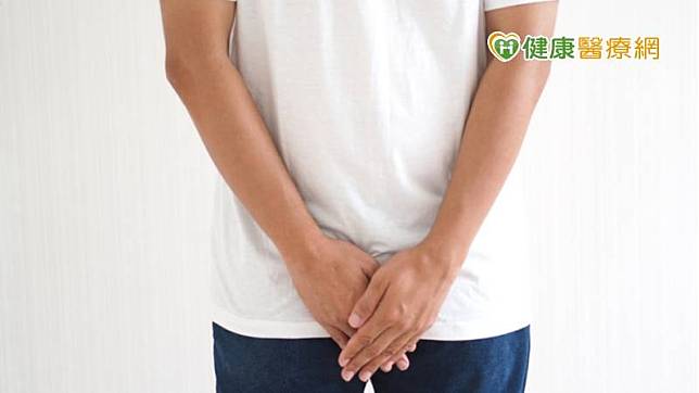 不少人以為攝護腺肥大只會造成排尿不順、尿不出來，但其實尿失禁也是攝護腺肥大的症狀之一，出現這種狀況代表攝護腺阻塞達嚴重程度，膀胱已經快「過勞死」，若拖延過久甚至可能造成腎衰竭。