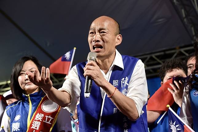 綠營競選影片釋出，國民黨總統候選人韓國瑜12日不滿內容爆氣，直言「不投你們就要選民道歉的無恥政權」。（資料照片／張哲偉攝）