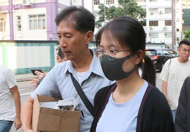 24歲任職中學教師的女被告蘇瑋善被控一項非法禁錮罪獲准保釋