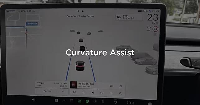 特斯拉 Autopilot 加入過彎輔助功能！自動降低車速、彎道表現再提升