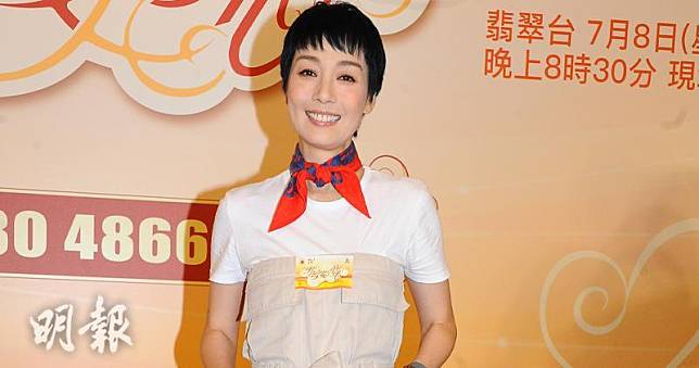 江美儀稱她現在與TVB的合約還有幾年才屆滿，是否簽經理人合約仍有時間傾。（陳釗攝）