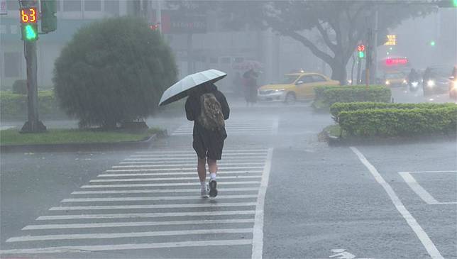 今起滯留鋒面報到，雨降4天。圖／台視新聞（資料畫面）