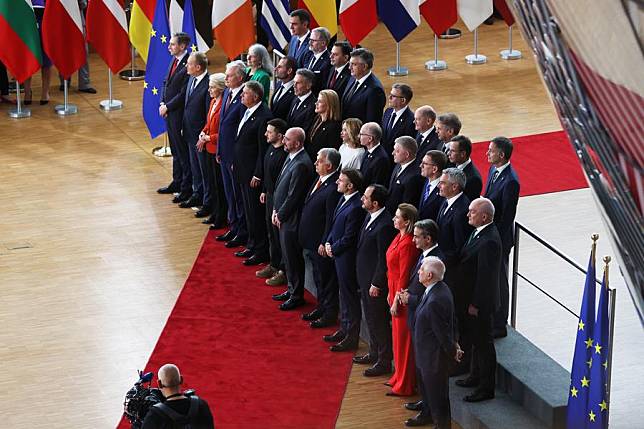 Attendees pose for a group photo during a European Council summit in Brussels, Belgium, Oct. 17, 2024. (Xinhua/Zhao Dingzhe)