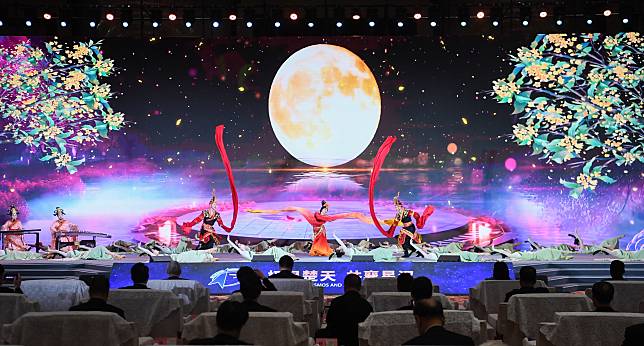 Dancers perform at the launch ceremony of the Space Day of China in Wuhan, central China's Hubei Province, April 24, 2024. (Xinhua/Du Zixuan)