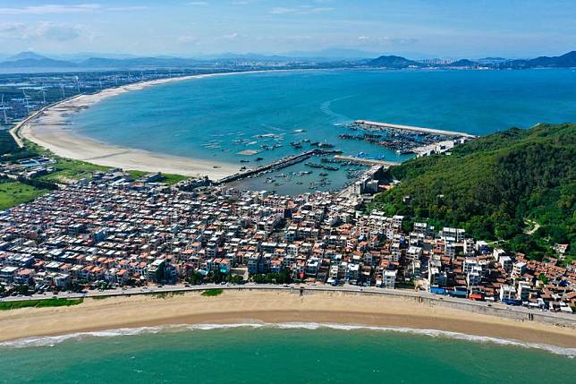 Aerial photo taken on June 18, 2020 shows a view of Aojiao Village in Chencheng Town, Dongshan County, southeast China's Fujian Province. (Xinhua/Jiang Kehong)