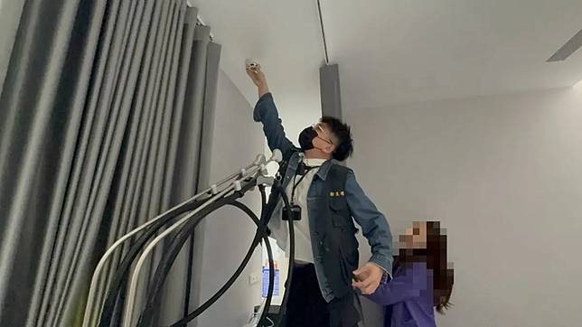 新北市衛生局啟動跨局處「反針孔稽查專案」，新北已完成64家醫美診所專案稽查，其中「愛爾麗集團」轄下3家診所因確認嚴重侵害病患隱私，新北市今（15）日宣布依《醫療法》108條從重裁處。